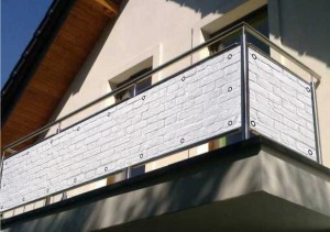 Osłona balkonowa na wymiar murek cegła kamień biel