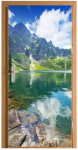 Naklejka na drzwi jezioro góry