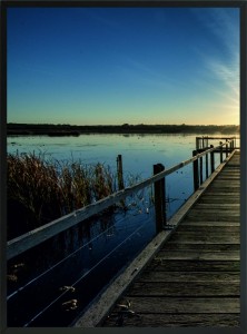 OBRAZ PLAKAT DEKORACYJNY POMOST JEZIORO