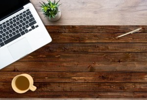 Mata antypoślizgowa ochronna na biurko deski drewno