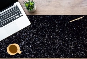 Podkładka mata antypoślizgowa na biurko czarne kamyczki
