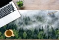 Podkładka ochronna na biurko las we mgle natura