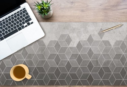 Biurowa mata ochronna antypoślizgowa na biurko szare heksagony
