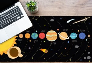 Mata antypoślizgowa na biurko z IKEA MALM układ słoneczny