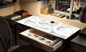 Elegancka mata ochronna na biurko ikea micke BIAŁE KRĘGI ZŁOTO