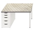 Ochronna podkładka na biurko z IKEA MICKE jak sweterek