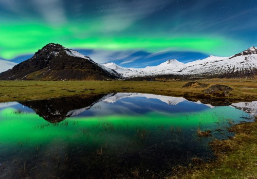 FOTOTAPETA DO SALONU SYPIALNI ZORZA POLARNA GÓRY NATURA