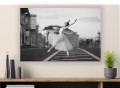 Obraz Ballerina w centrum miasta DO SALONU SYPIALNI 