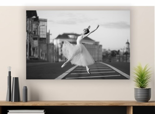 Obraz Ballerina w centrum miasta DO SALONU SYPIALNI 