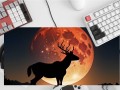 PODKŁADKA NA BIURKO GAMING Krwawy Księżyc Dostojny Jeleń