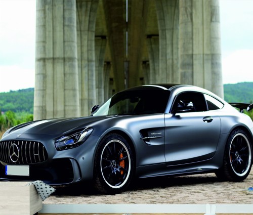 FOTOTAPETA DO SALONU ŚCIENNA Srebny Wyścigowy Mercedes AMG GT