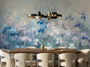 Luksusowa fototapeta z niebieskimi irysami – artystyczna łąka i efekt mglistej akwareli AZUREA 