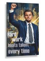 Obraz WILK Z WALL STREET Hard Work Beats Talent Jordan Belfort – Nowoczesna Sztuka Motywacyjna Loft do Biura i Salonu – Edycja Premium
